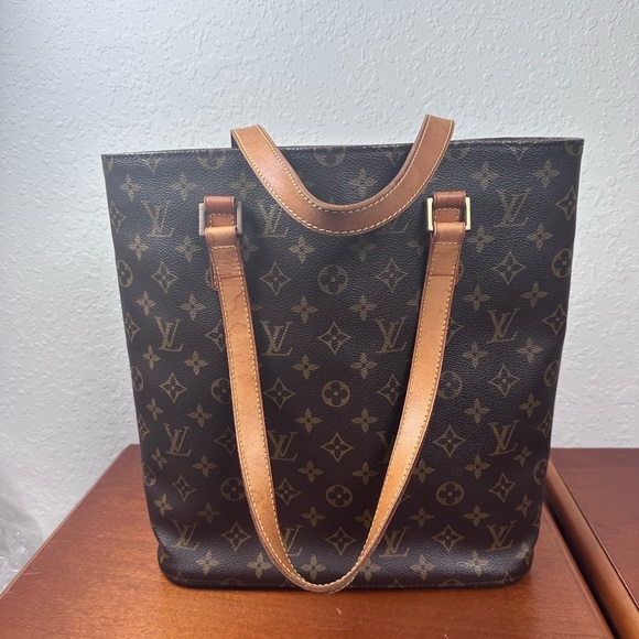 Auth Louis Vuitton
Monogram Vavin GM
Tote Bag - Picture 1 of 16